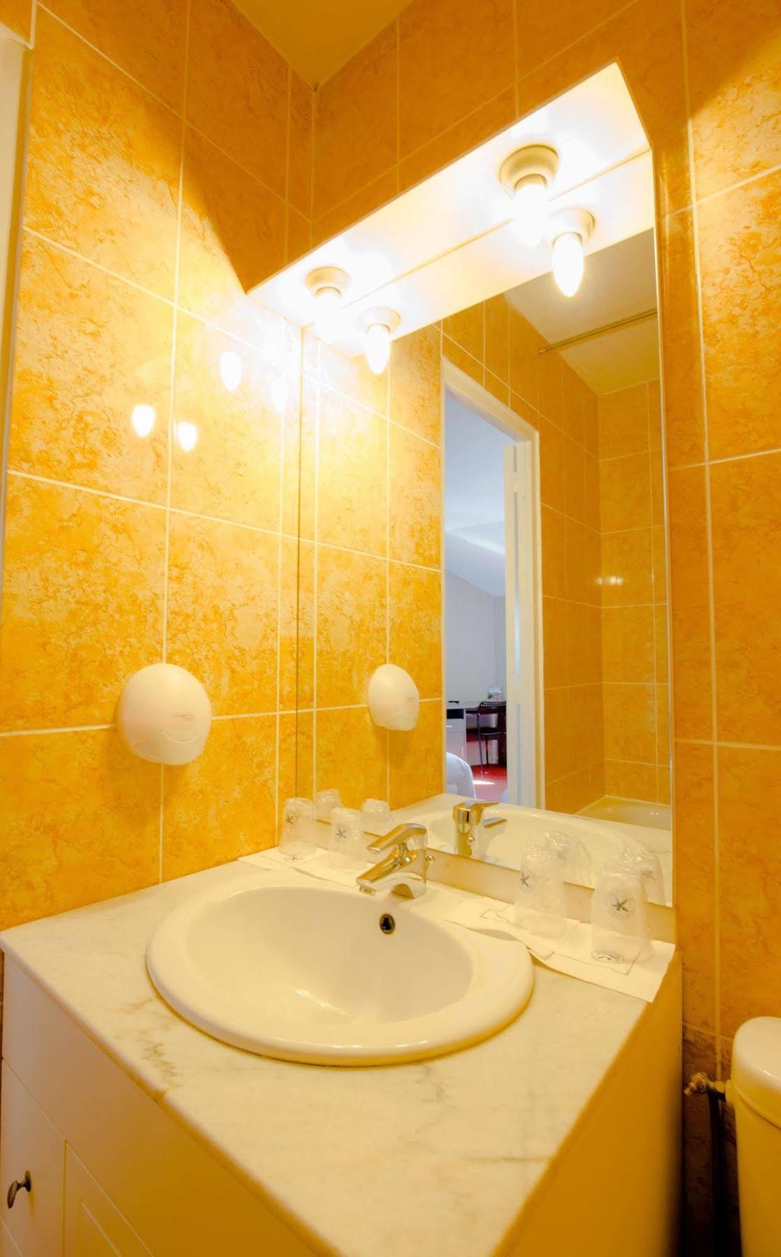 Logis Hotel De La Thalie Chalon-sur-Saône Extérieur photo